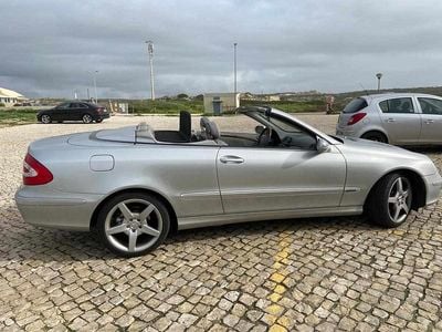 Cinzento Usado 2003 Mercedes CLK200 Cabrios | € 14.000