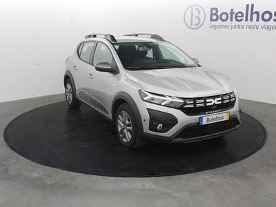 Cinza Usado 2023 Dacia Sandero Expression | € 16.900 (Preço justo)