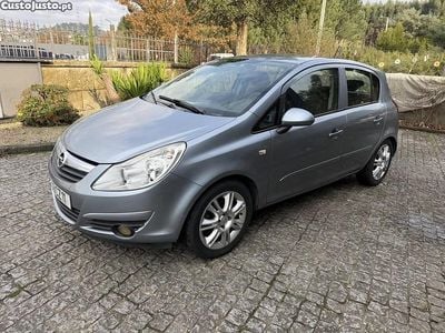 Cinza Usado 2007 Opel Corsa | € 3.980