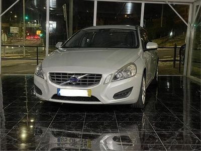 Usado 2012 Volvo V60 Momentum Carrinha | € 7.500 (Bom preço)