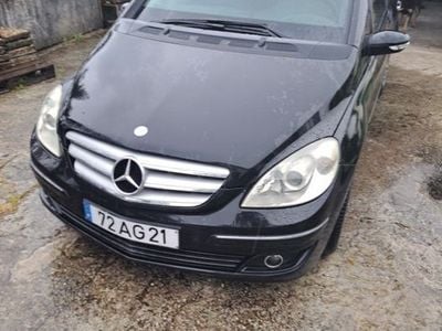 Mercedes B200