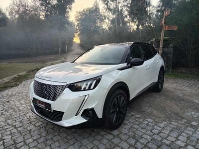 Branco Usado 2020 Peugeot e-2008 SUV | € 19.650 (Preço elevado)