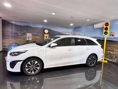 Usado Kia Ceed Sportswagon 141 HP (103 kW) 2023 Branco Carrinha