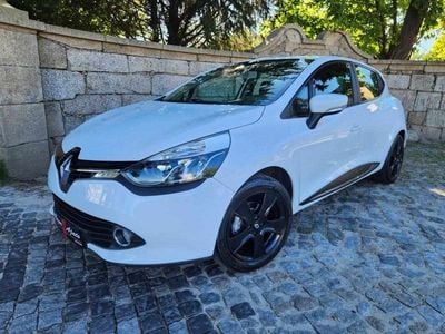 Branco Usado 2014 Renault Clio IV Expression | € 10.990 (Caro)