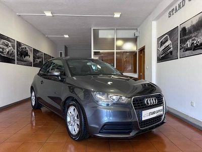Usado Audi A1 Attraction 90 HP (66 kW) 2012 Cinzento Citadino