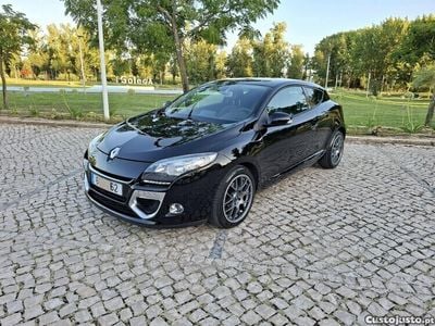 Usado Renault Mégane III Bose Edition 130 HP (95 kW) 2012 Preto Coupé