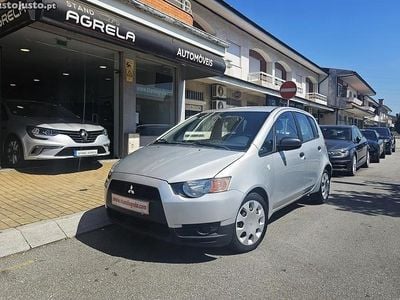 Cinza Usado 2009 Mitsubishi Colt Inform | € 4.500