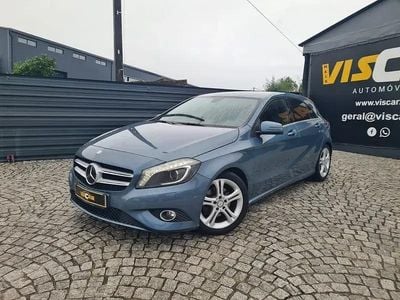Azul Usado 2012 Mercedes A200 Urban Citadino | € 14.990 (Preço justo)