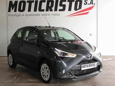Usado Toyota Aygo X-play 72 HP (52 kW) 2021 Cinzento Citadino