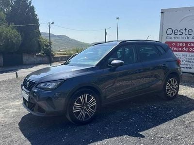 Usado Seat Arona Style 110 HP (80 kW) 2023 Cinza escuro SUV