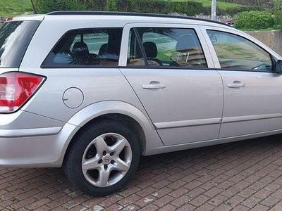 Usado Opel Astra 90 HP (66 kW) 2008 Sedan