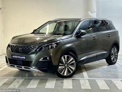 Verde Usado 2019 Peugeot 5008 Allure Monovolume | € 17.900 (Preço justo)