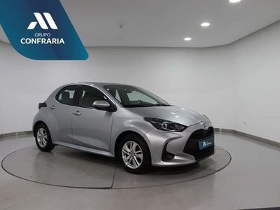 Cinzento Usado 2022 Toyota Yaris | € 17.480 (Preço justo)