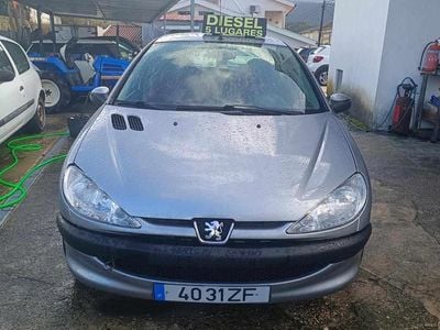 Usado Peugeot 206 68 HP (50 kW) 2004 Cinzento Citadino