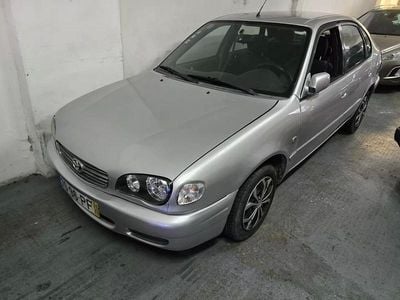 Cinzento Usado 2000 Toyota Corolla Sol | € 2.500