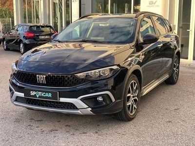 Usado Fiat Tipo Cross 101 HP (74 kW) 2023 Preto Sedan