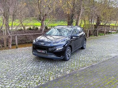 Usado Hyundai Kauai Premium 100 kW (136 HP) 2022 Preto SUV