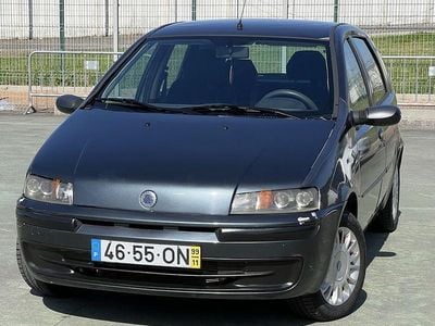 Usado Fiat Punto 75 HP (55 kW) 1999 Sedan