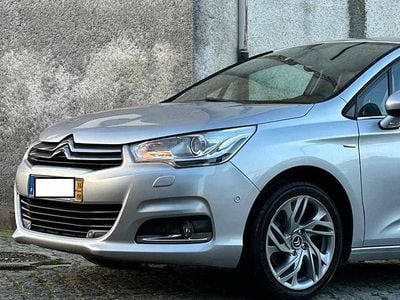 Usado Citroën C4 150 HP (110 kW) 2014 Cinzento Citadino