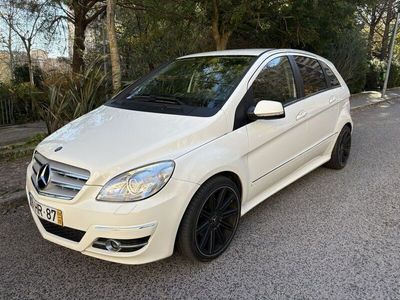 Mercedes B200