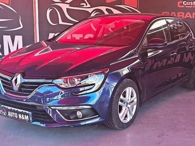Azul Usado 2019 Renault Mégane IV Intens Sedan | € 17.900 (Preço justo)