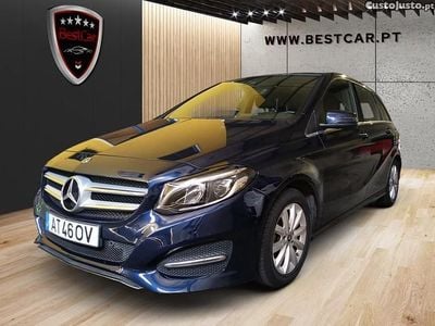 Usado Mercedes B180 108 HP (79 kW) 2018 Azul Monovolume