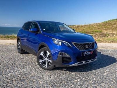 Usado Peugeot 3008 Allure 130 HP (95 kW) 2019 Azul SUV