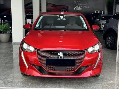 Vermelho Usado 2022 Peugeot e-208 Allure Citadino | € 29.900