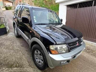 Usado Mitsubishi Pajero 165 HP (121 kW) 2000 Preto SUV