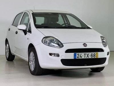 Branco Usado 2017 Fiat Punto Lounge Citadino | € 7.950 (Preço justo)
