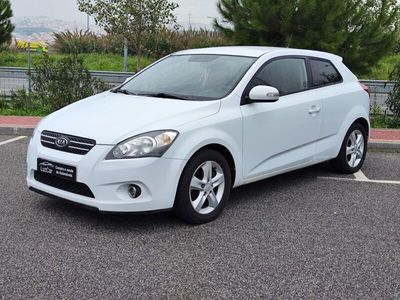 usado Kia Ceed S Coupé 1.6 CRDi EX