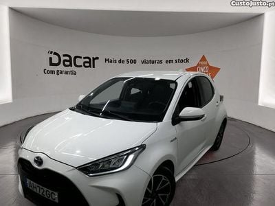 Usado Toyota Yaris Hybrid 115 HP (84 kW) 2021 Branco Citadino
