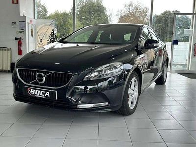 Preto Usado 2017 Volvo V40 | € 15.890 (Preço justo)