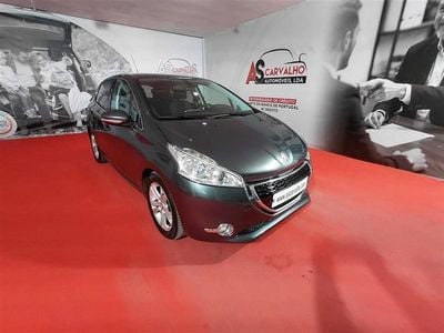 Usado Peugeot 208 Allure 68 HP (50 kW) 2013 Cinza Citadino