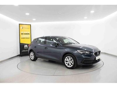 Cinza Usado 2023 Seat Leon Style | € 25.480 (Caro)