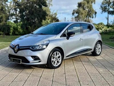 Cinza Usado 2019 Renault Clio IV LIMITED | € 12.900 (Preço justo)