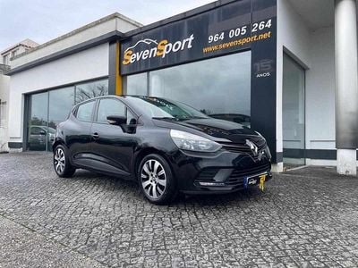 Usado Renault Clio IV Zen 90 HP (66 kW) 2019 Preto Sedan