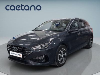 Usado Hyundai i30 Style 120 HP (88 kW) 2023 Dark knight (metalizada) Carrinha