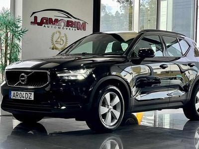 Preto Usado 2022 Volvo XC40 Momentum SUV | € 20.600 (Preço justo)
