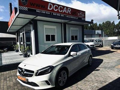 Branco Usado 2018 Mercedes A180 Citadino | € 25.870 (Caro)
