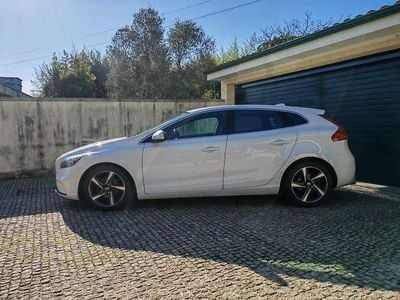 Usado 2015 Volvo V40 R-Design Sedan | € 13.500 (Caro)
