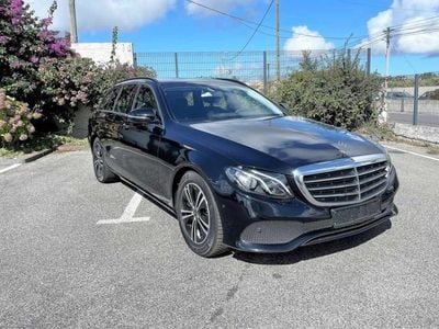 Cinzento Usado 2019 Mercedes E220 Citadino | € 44.900