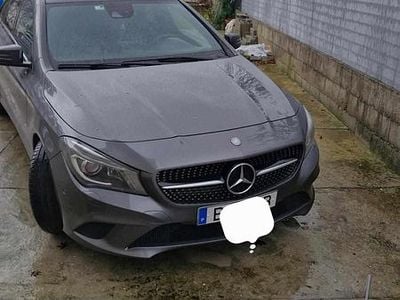 Cinzento Usado 2016 Mercedes CLA200 Shooting Brake Carrinha | € 18.900 (Preço justo)