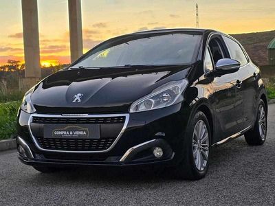 Preto Usado 2018 Peugeot 208 Citadino | € 9.990 (Bom preço)