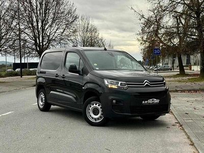 Usado Citroën Berlingo 130 HP (95 kW) 2019 Preto Monovolume