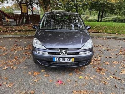 Cinzento Usado 2004 Peugeot 807 Monovolume | € 4.990