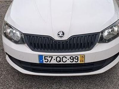 Usado Skoda Fabia Ambition 75 HP (55 kW) 2015 Sedan