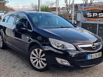 Usado Opel Astra Cosmo 95 HP (69 kW) 2011 Preto Carrinha