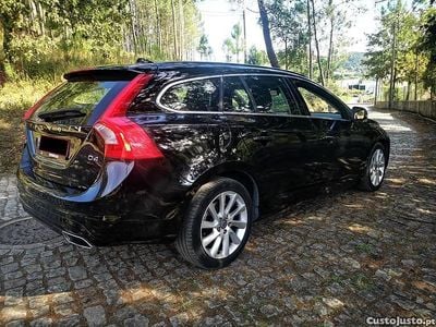 Preto Usado 2014 Volvo V60 Momentum Carrinha | € 10.999 (Bom preço)