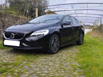 Usado Volvo V40 152 HP (111 kW) 2017 Preto Citadino